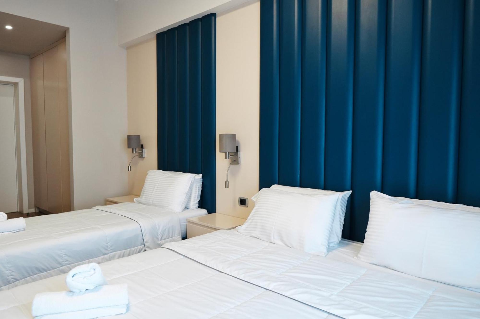 Hotel Blue Sky Sarande Exterior photo