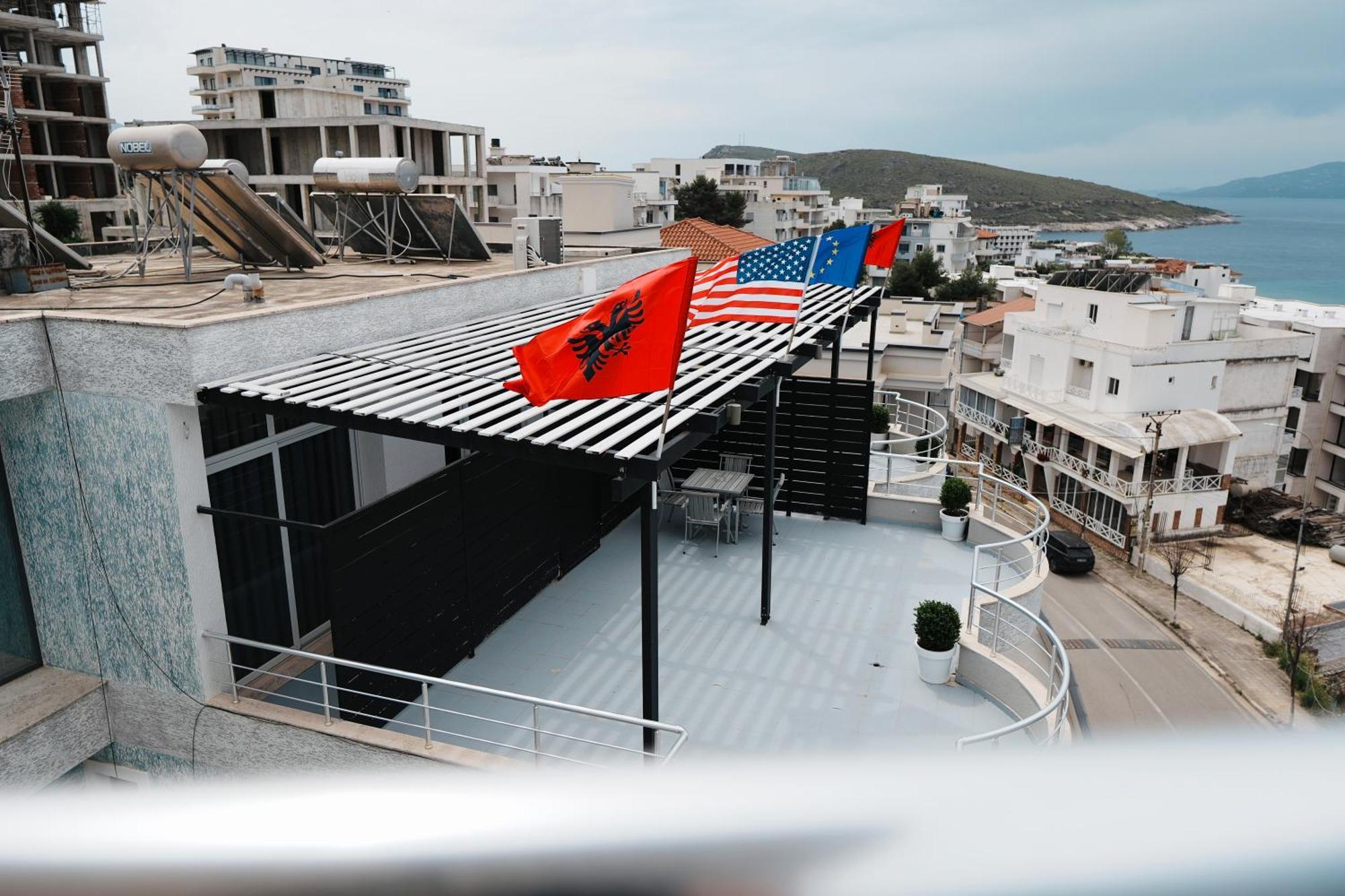 Hotel Blue Sky Sarande Exterior photo