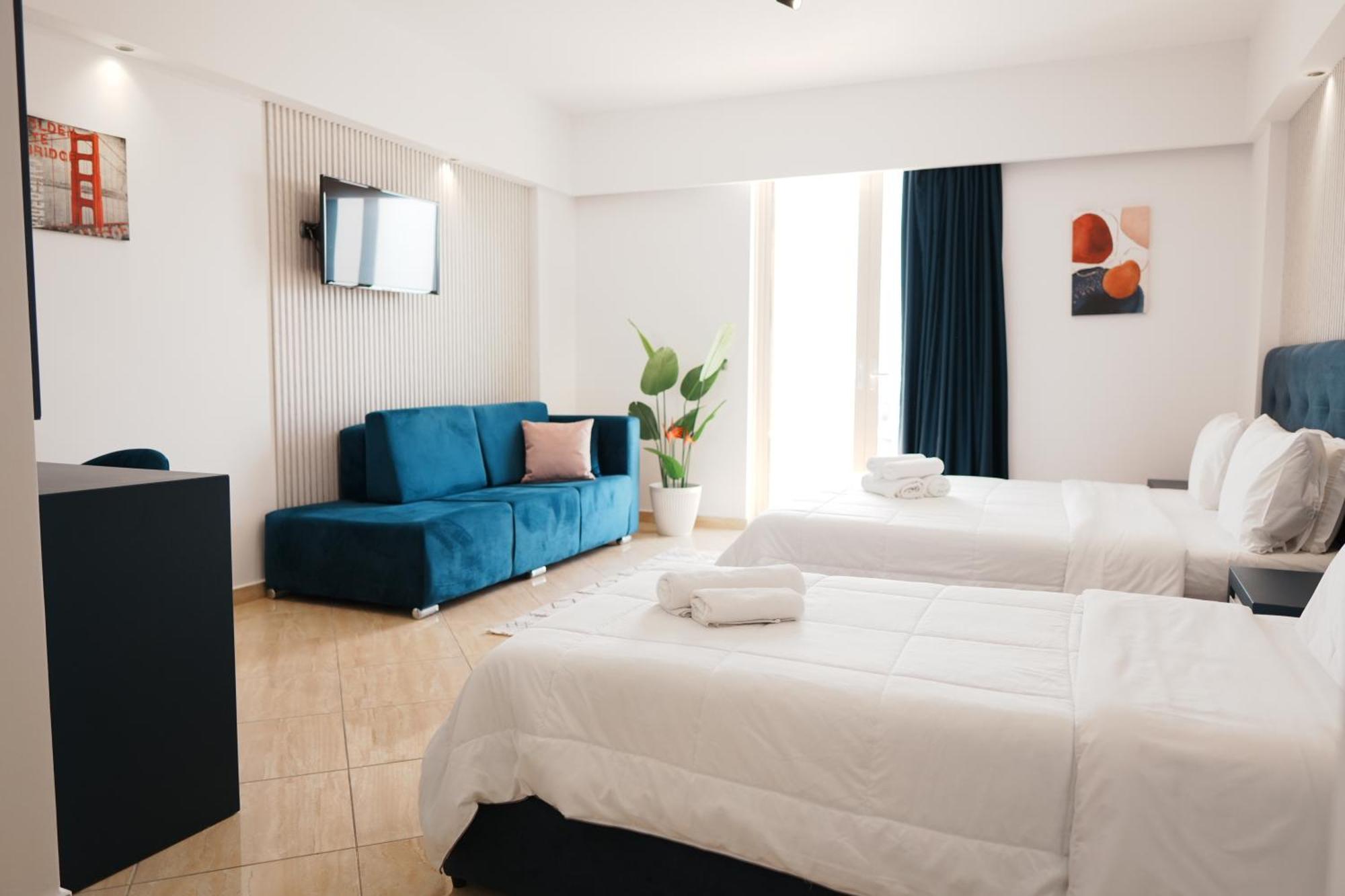 Hotel Blue Sky Sarande Exterior photo