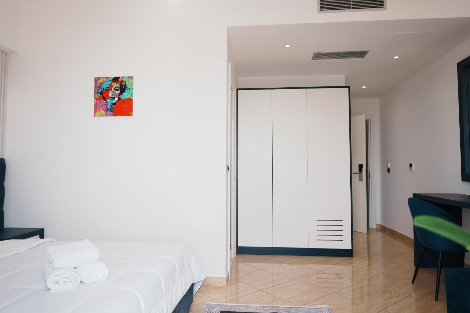 Hotel Blue Sky Sarande Exterior photo
