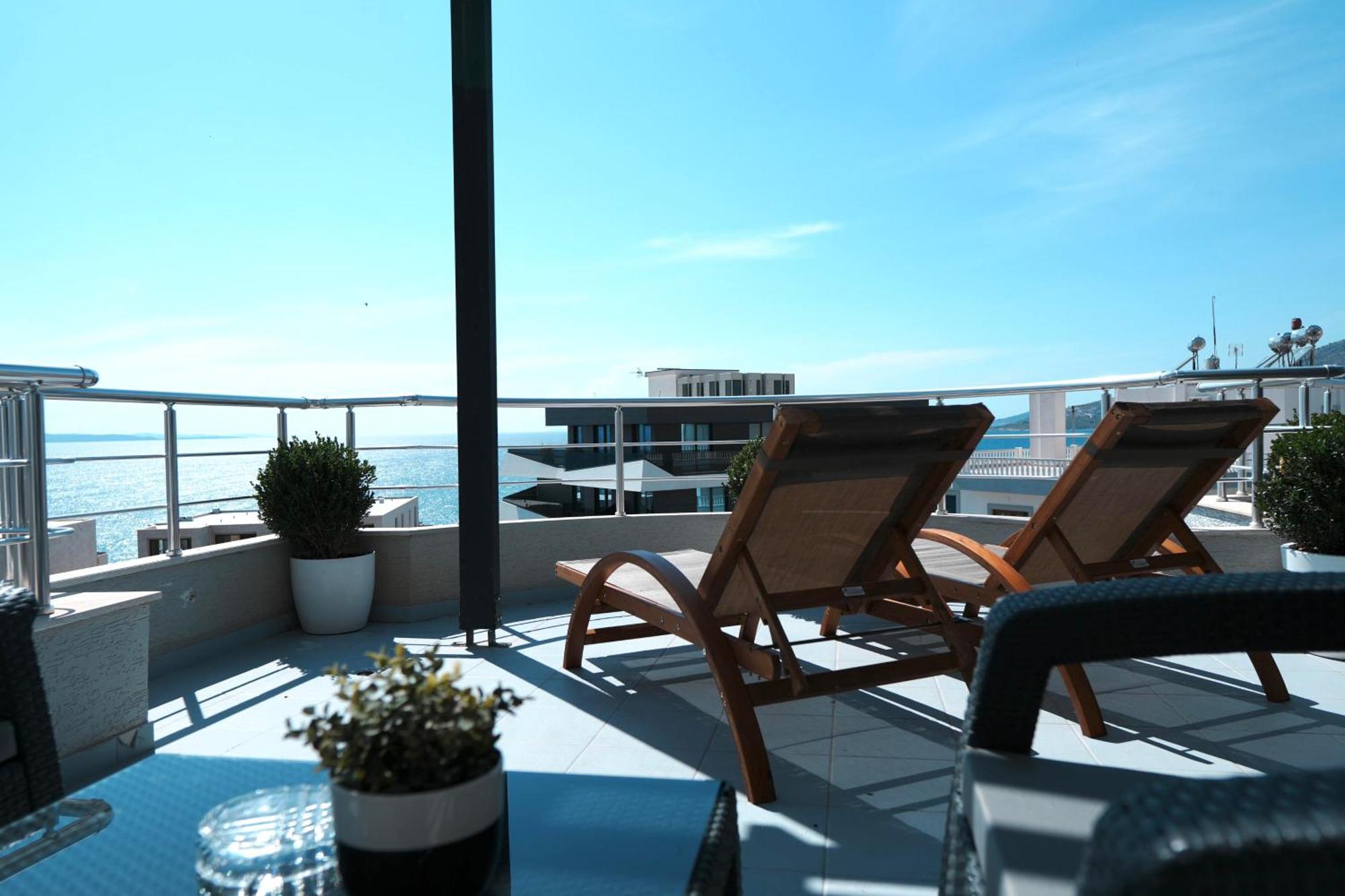 Hotel Blue Sky Sarande Exterior photo